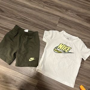 NIKE SHORT SET BOYS TODDLER 3T